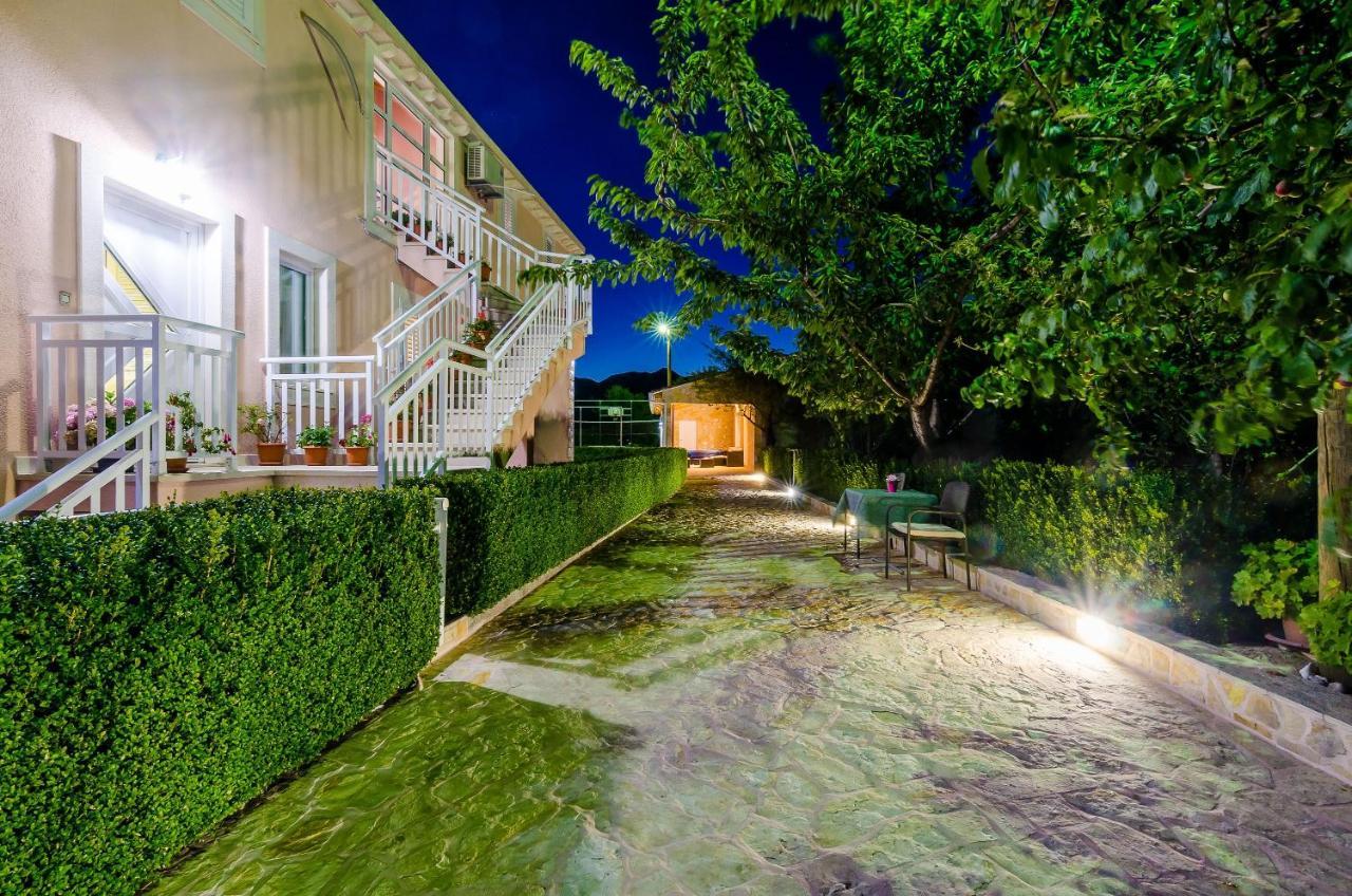Villa Mateo With Private Pool Gruda Екстер'єр фото