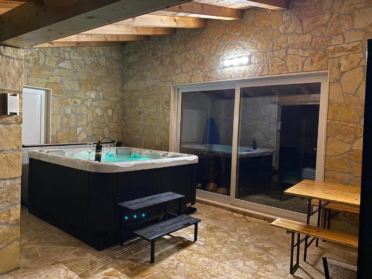 Villa Mateo With Private Pool Gruda Екстер'єр фото